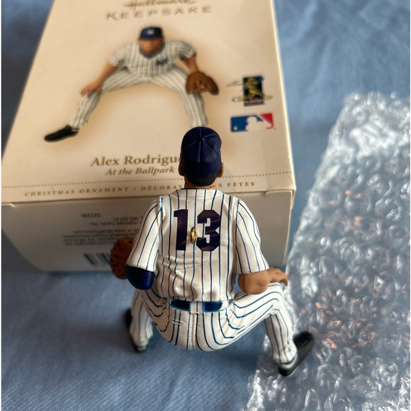Alex Rodriguez NY Yankees 2006 Hallmark Ornament - Picture 5 of 5